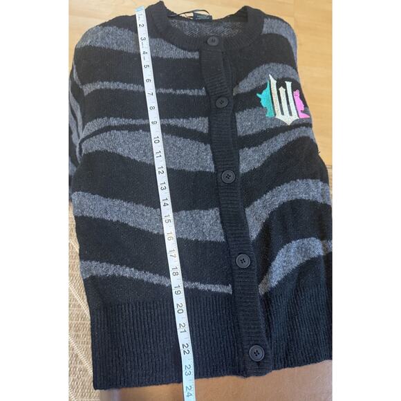Wicked Sweater Cardigan Ariana By Paul Tazewell Women’s XS Gray/Black Zebra NWT - Picture 11 of 11